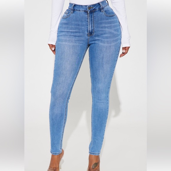 FASHIONNOVA Ivy Super Soft Booty Lifter Skinny Jeans - Picture 2 of 6